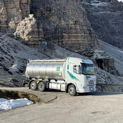 flotta-per-trasporti-liquidi-alimentari-autobotti-acqua-autotrasporti-marangon-3