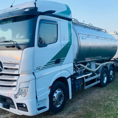 flotta-per-trasporti-liquidi-alimentari-autobotti-acqua-autotrasporti-marangon-4