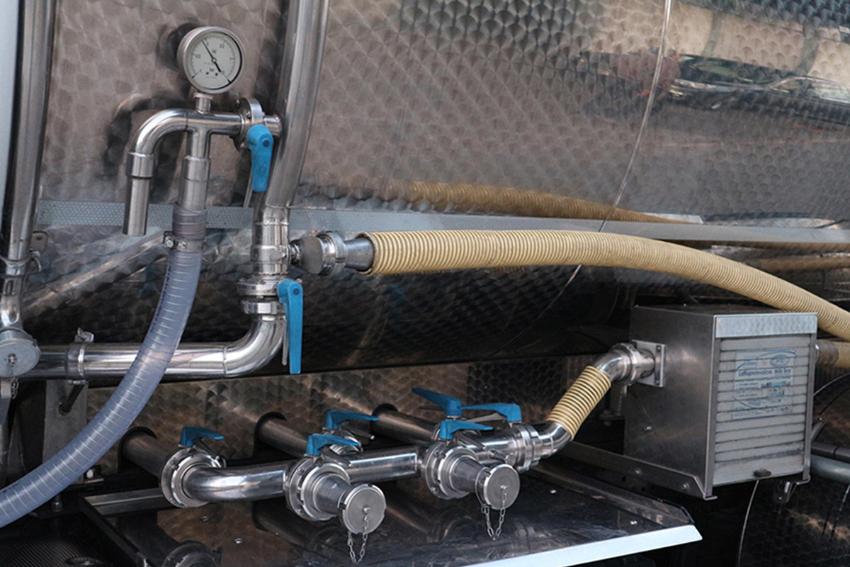 sanificazione-cisterne-per-trasporto-liquidi-alimentari-autotrasporti-marangon-2 sanificazione-cisterne-per-trasporto-liquidi-alimentari-autotrasporti-marangon-2