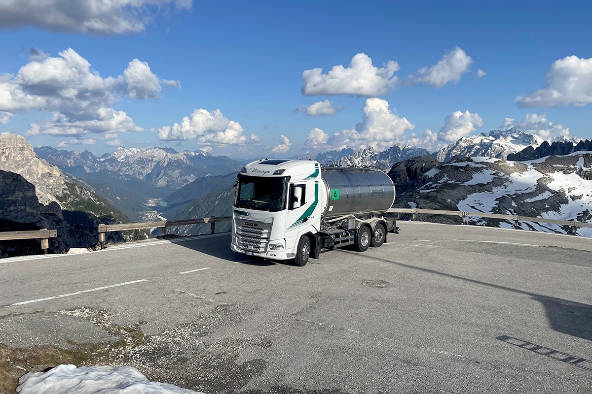Trasporto acqua per hotel e rifugi di montagna - Autotrasporti Marangon Venezia