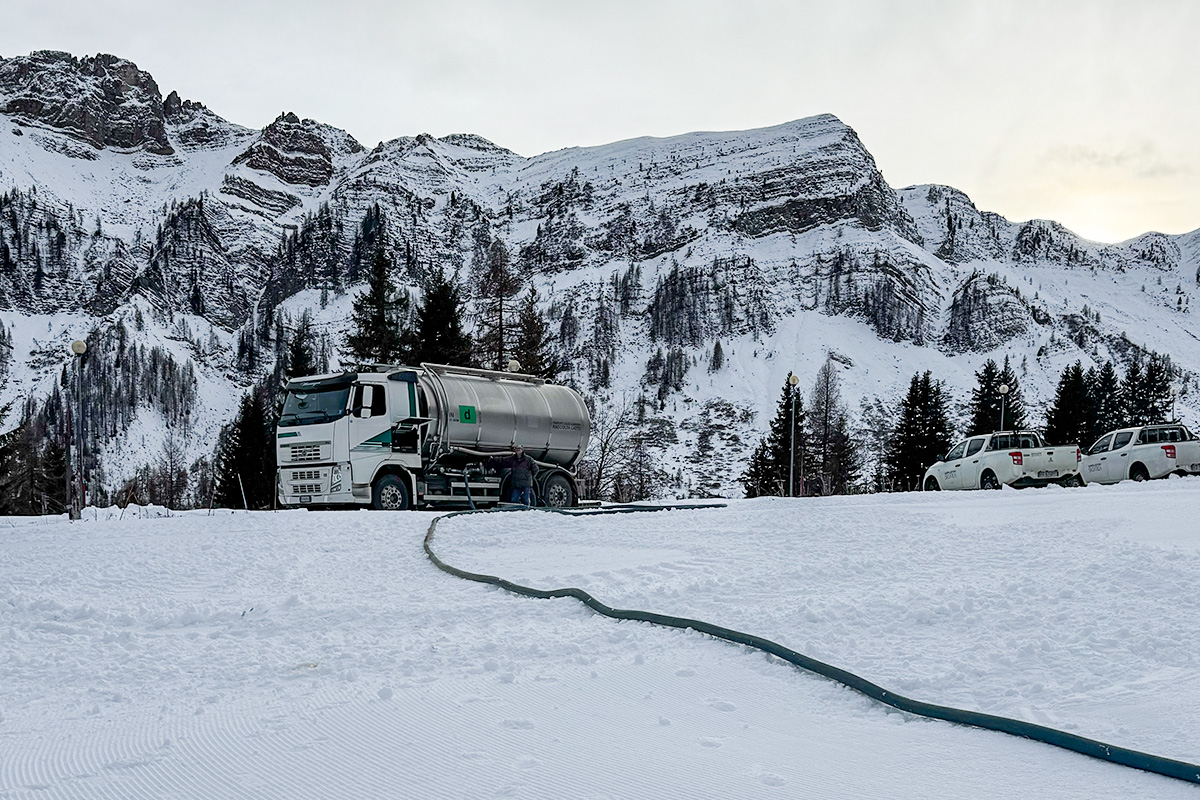 Trasporto acqua per hotel e rifugi di montagna - Autotrasporti Marangon Venezia