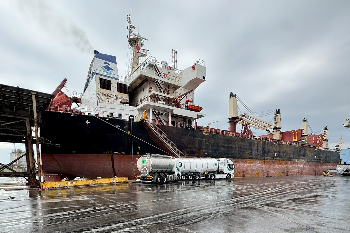 Trasporto acqua potabile per navi commerciali - Autotrasporti Marangon Venezia